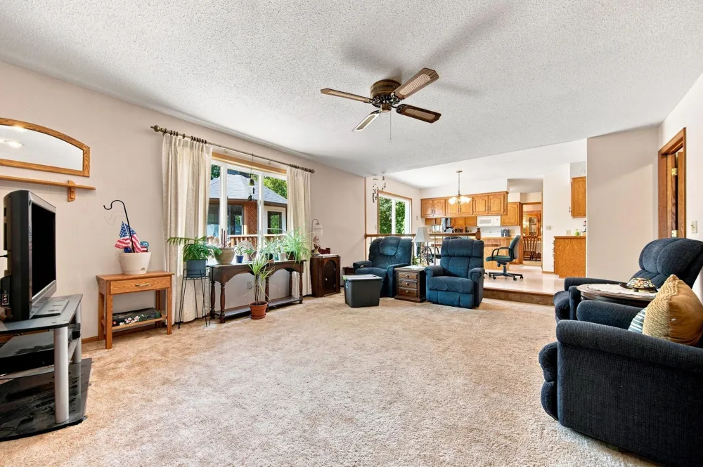 3017 Standridge Place Maplewood, MN 55109