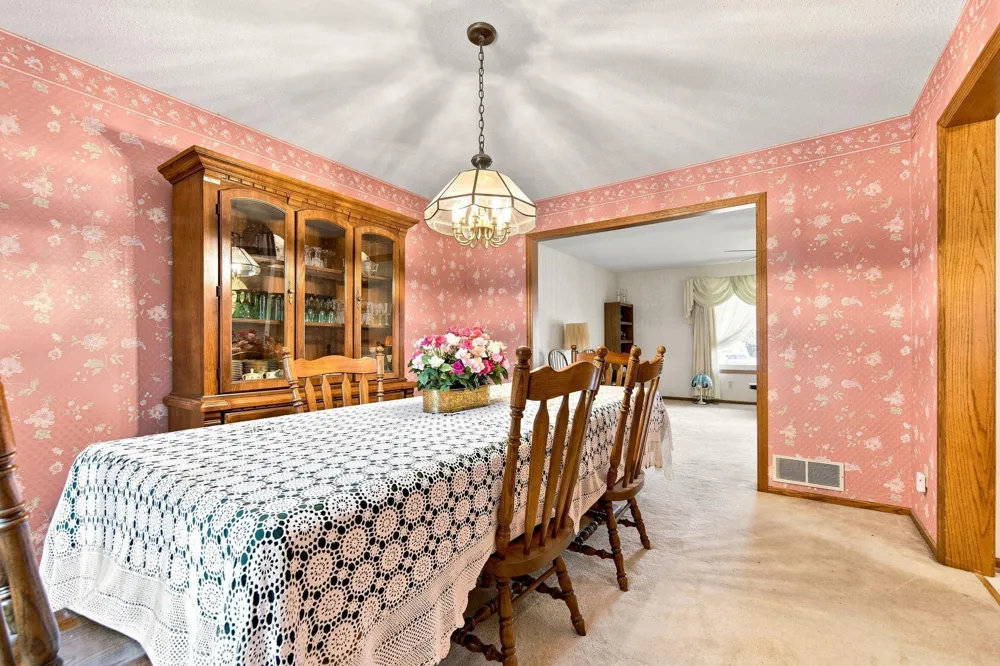 3017 Standridge Place Maplewood, MN 55109