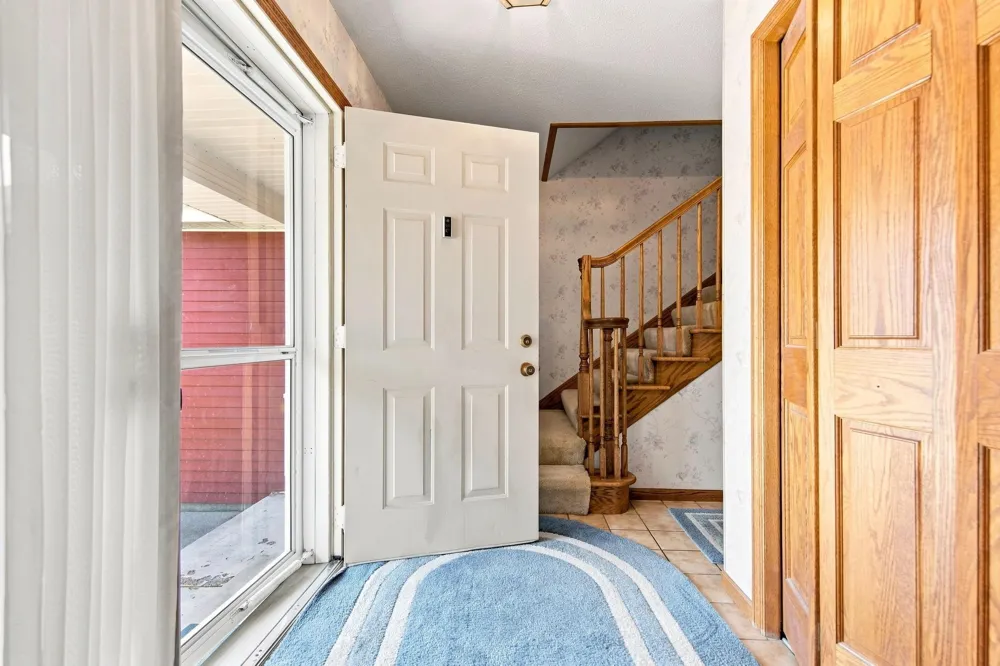 3017 Standridge Place Maplewood, MN 55109