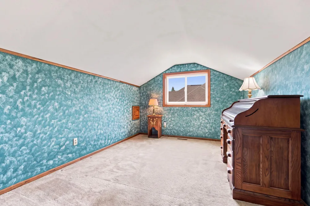3017 Standridge Place Maplewood, MN 55109