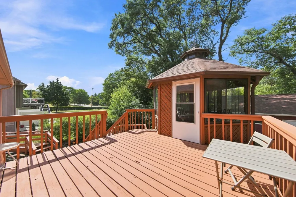 3017 Standridge Place Maplewood, MN 55109