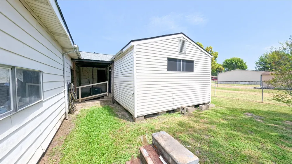 2116 Allen Lane Baytown, TX 77521