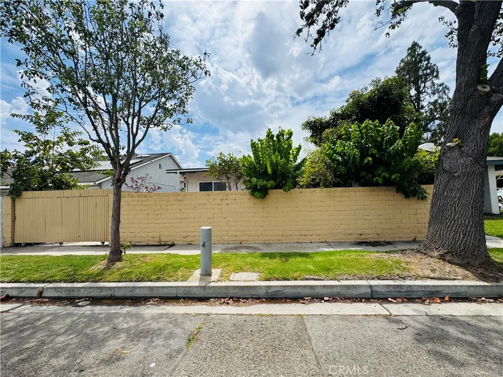 19302 Teresa Cerritos, CA 90703