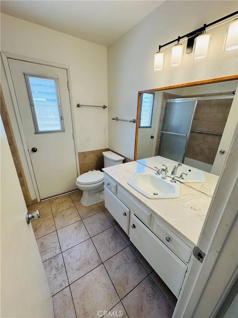 19302 Teresa Cerritos, CA 90703
