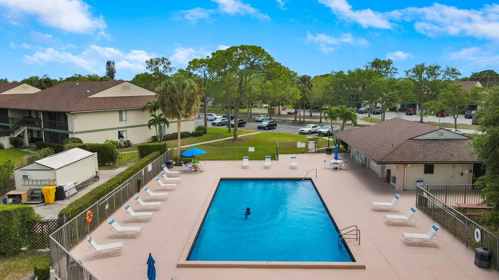 6414 CHASEWOOD DRIVE #F Jupiter, FL 33458