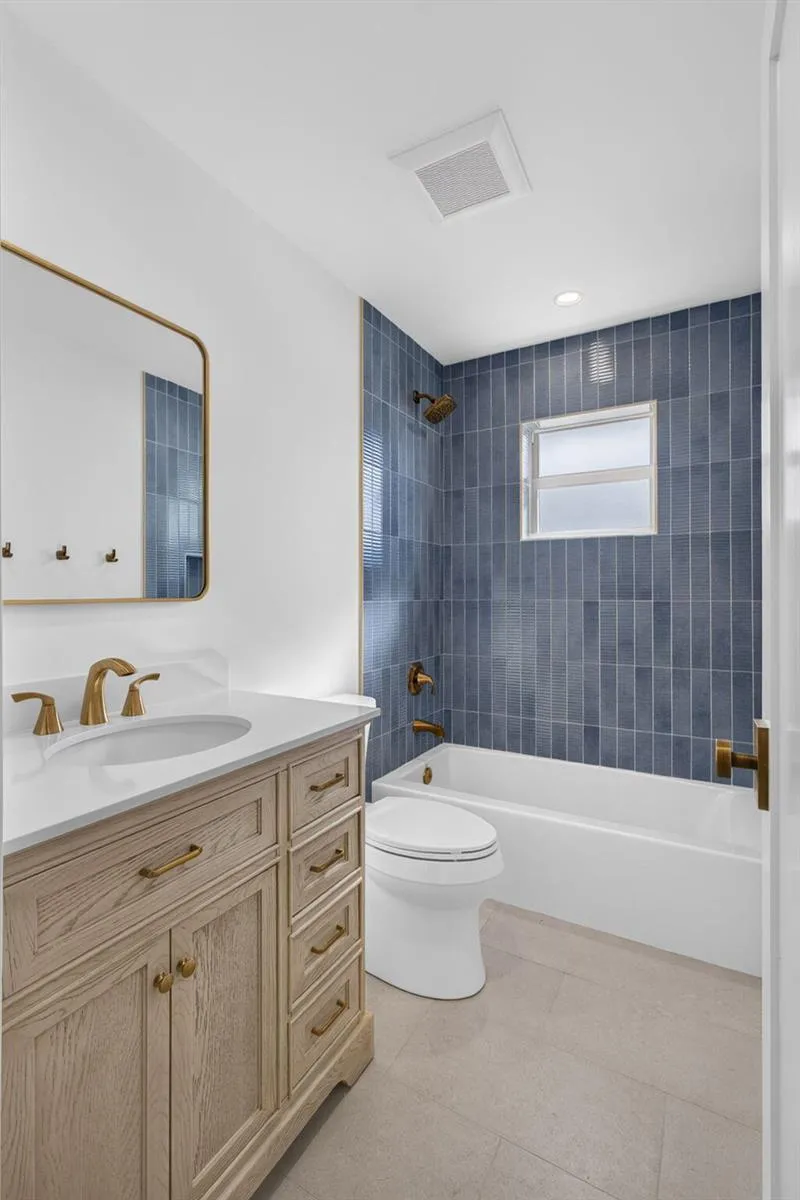 8816 SE ALABAMA PLACE Hobe Sound, FL 33455
