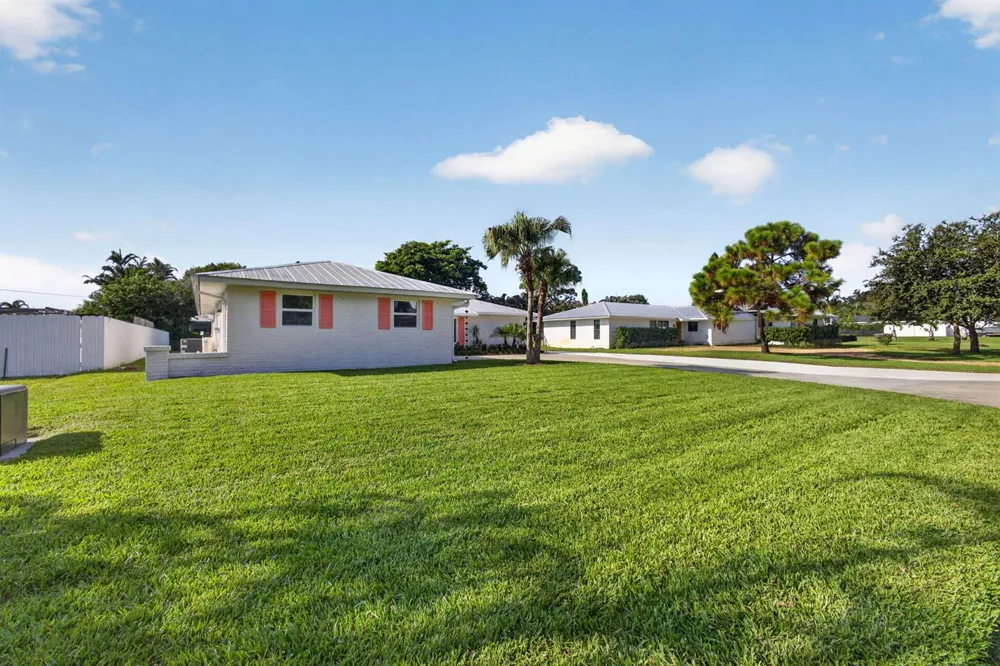 8816 SE ALABAMA PLACE Hobe Sound, FL 33455