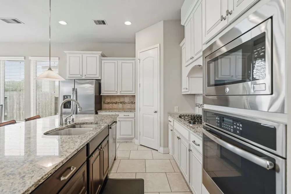 9442 Scanlan Heights Lane Missouri City, TX 77459