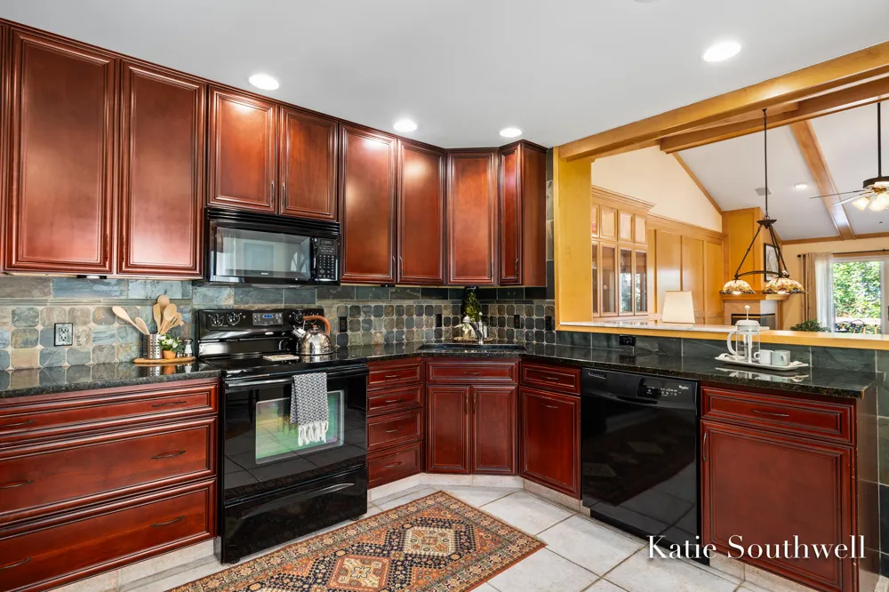 2116 Shetland Drive NE Grand Rapids, MI 49505