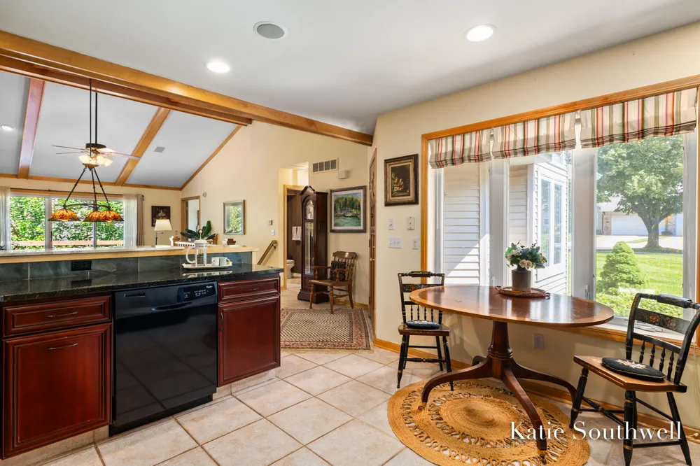 2116 Shetland Drive NE Grand Rapids, MI 49505