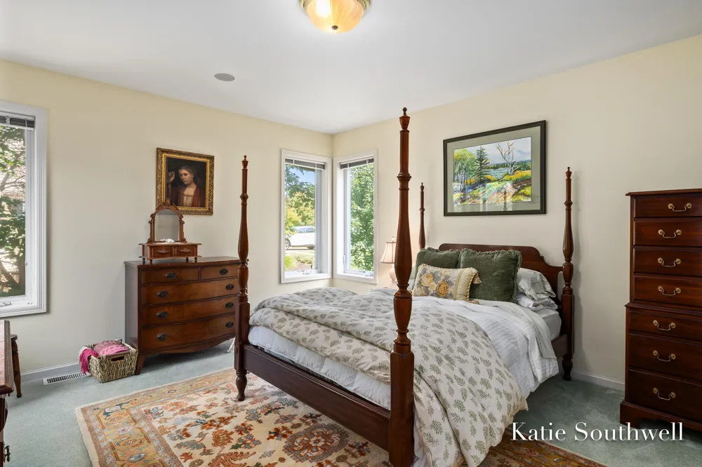2116 Shetland Drive NE Grand Rapids, MI 49505