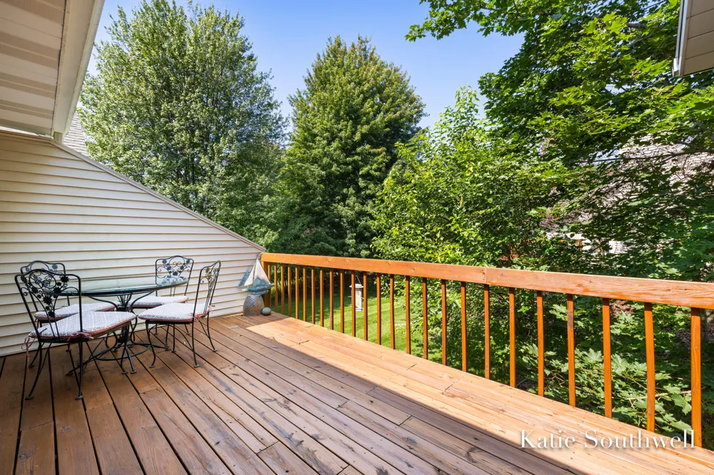 2116 Shetland Drive NE Grand Rapids, MI 49505