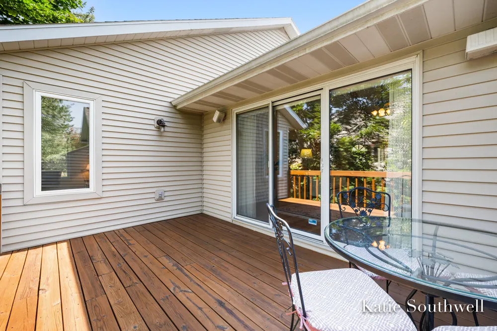2116 Shetland Drive NE Grand Rapids, MI 49505