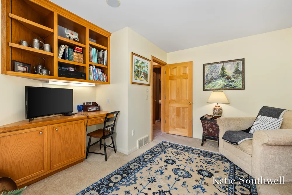 2116 Shetland Drive NE Grand Rapids, MI 49505
