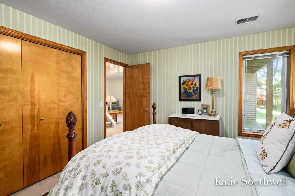 2116 Shetland Drive NE Grand Rapids, MI 49505
