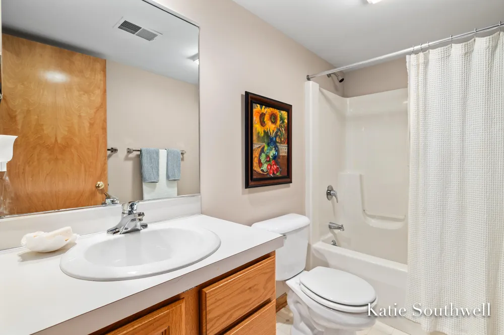 2116 Shetland Drive NE Grand Rapids, MI 49505