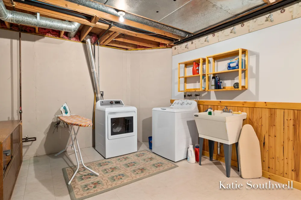 2116 Shetland Drive NE Grand Rapids, MI 49505