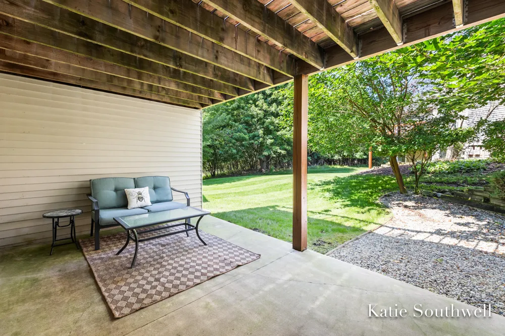 2116 Shetland Drive NE Grand Rapids, MI 49505