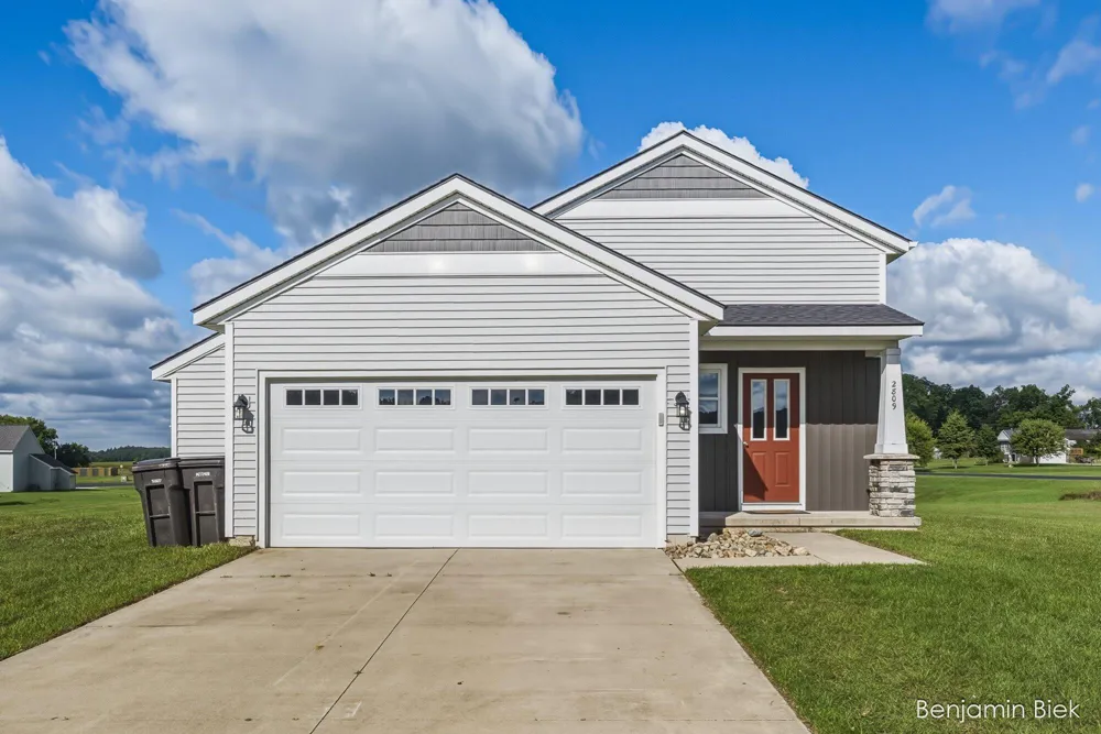 2809 Ivy Lane Middleville, MI 49333