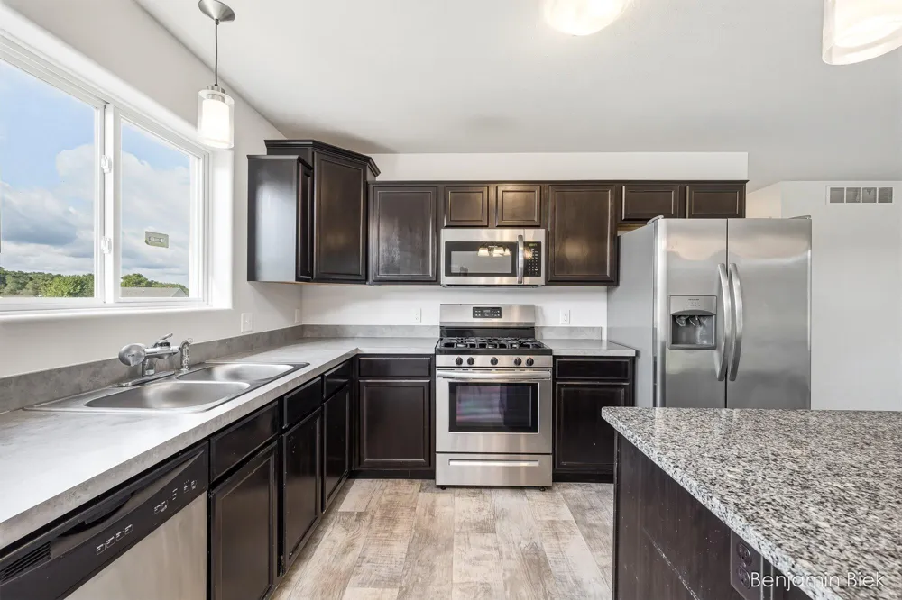 2809 Ivy Lane Middleville, MI 49333