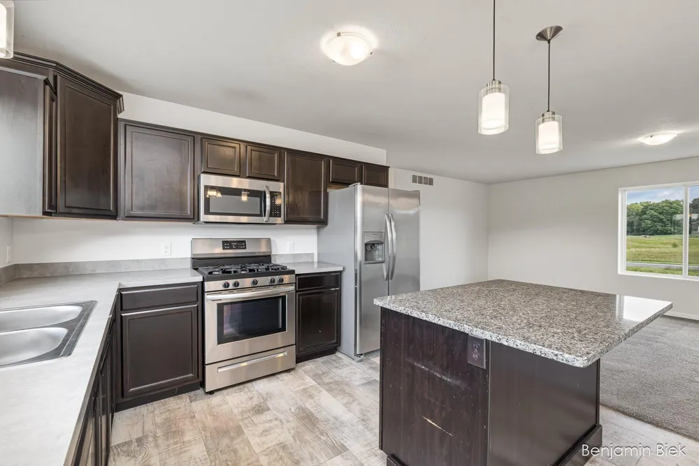 2809 Ivy Lane Middleville, MI 49333