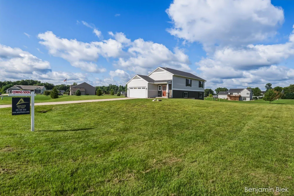 2809 Ivy Lane Middleville, MI 49333