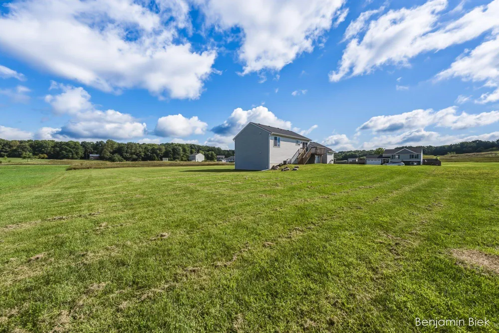 2809 Ivy Lane Middleville, MI 49333
