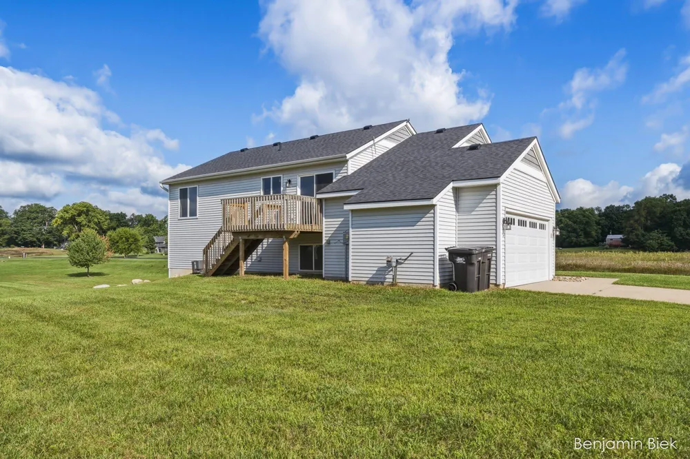2809 Ivy Lane Middleville, MI 49333