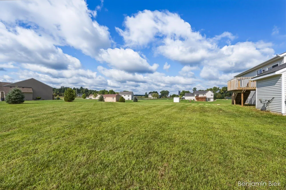 2809 Ivy Lane Middleville, MI 49333