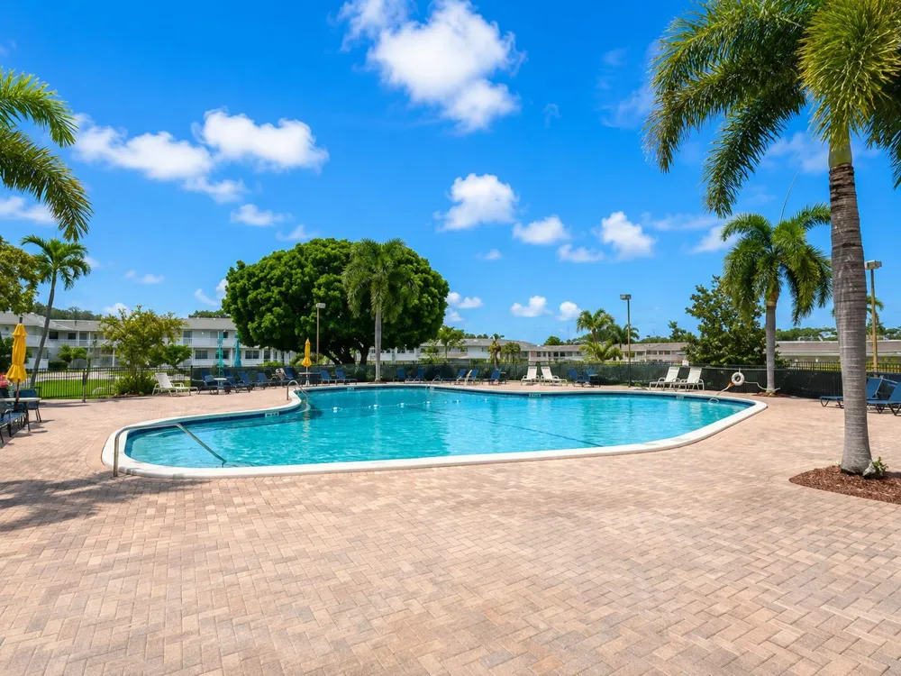 3040 LAKE OSBORNE DRIVE #111 