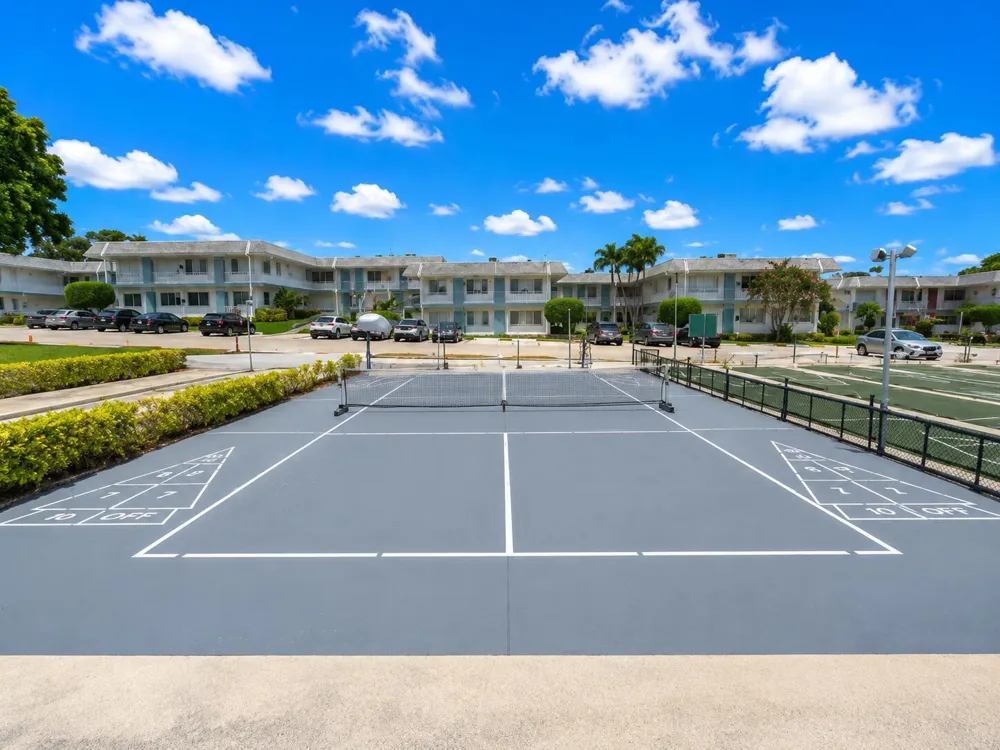 3040 LAKE OSBORNE DRIVE #111 