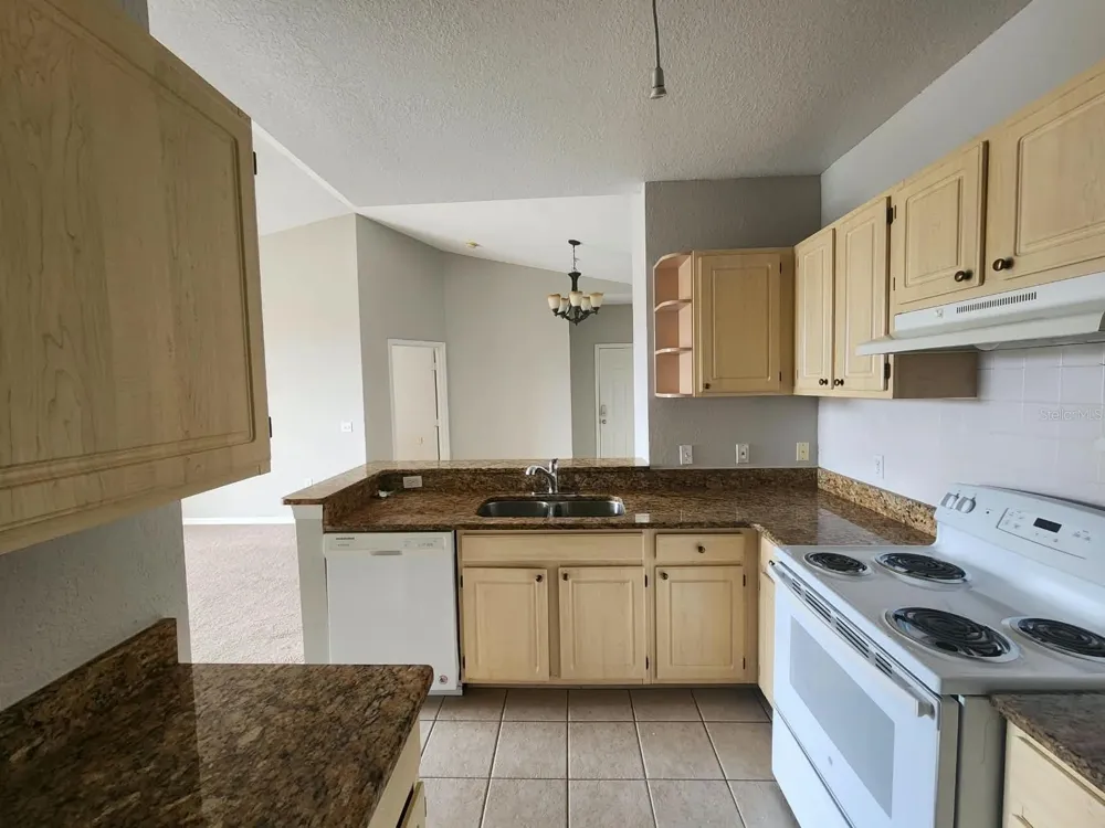 1175 LAKE SHADOW CIRCLE #4302 Maitland, FL 32751