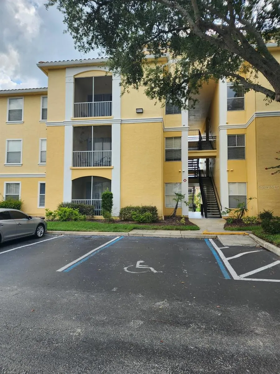1175 LAKE SHADOW CIRCLE #4302 Maitland, FL 32751