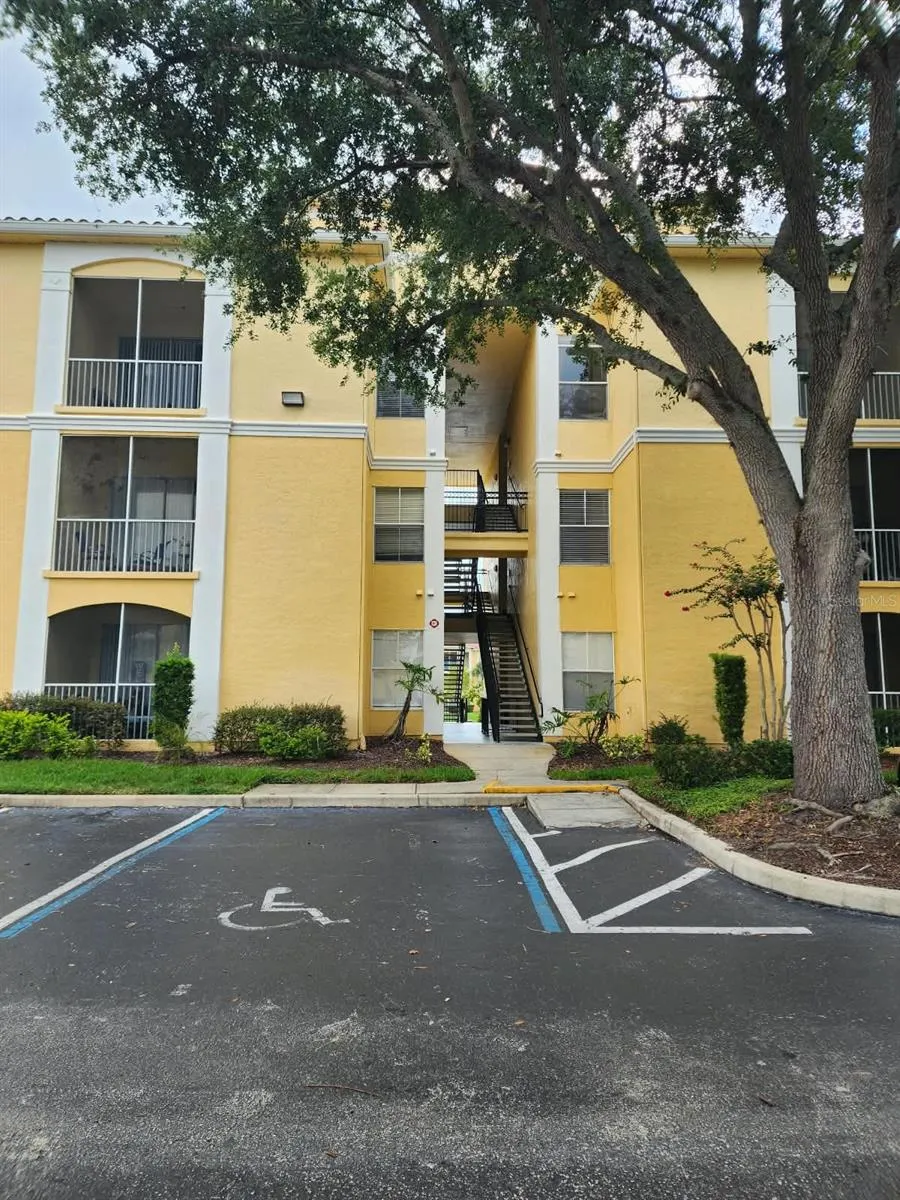 1175 LAKE SHADOW CIRCLE #4302 Maitland, FL 32751