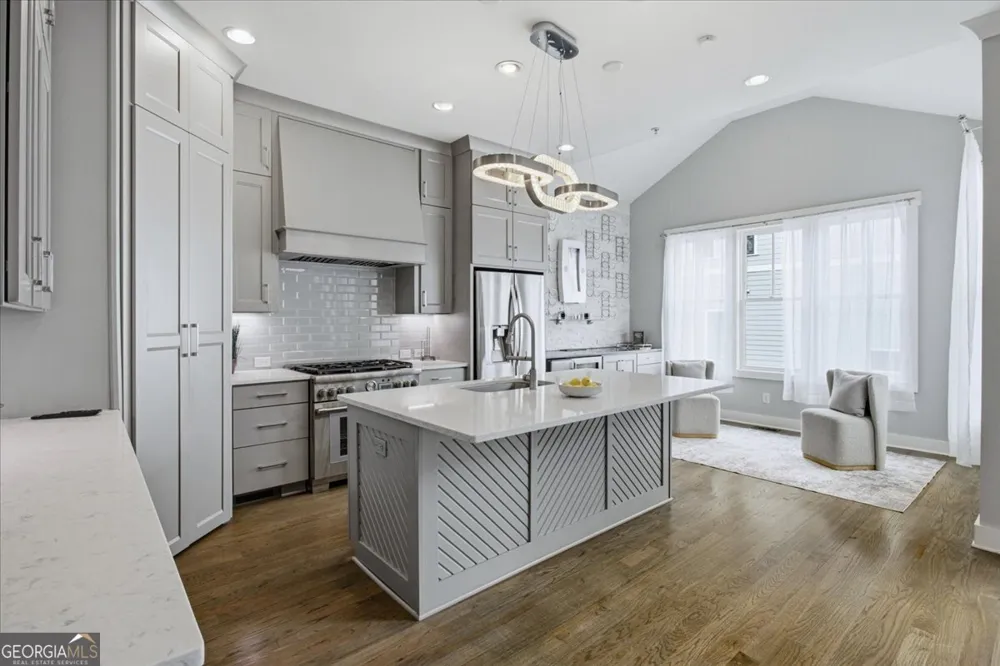 976 Memorial WALK SE Atlanta, GA 30316