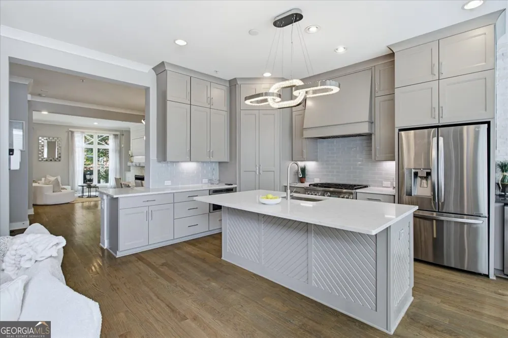 976 Memorial WALK SE Atlanta, GA 30316