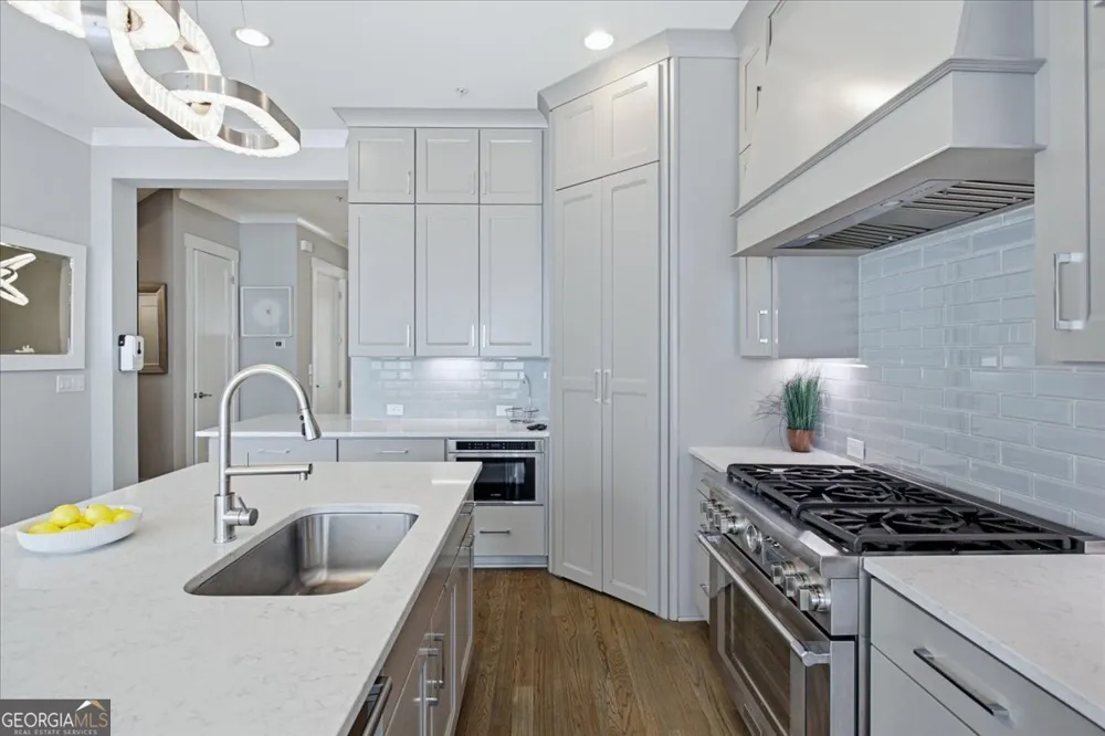 976 Memorial WALK SE Atlanta, GA 30316