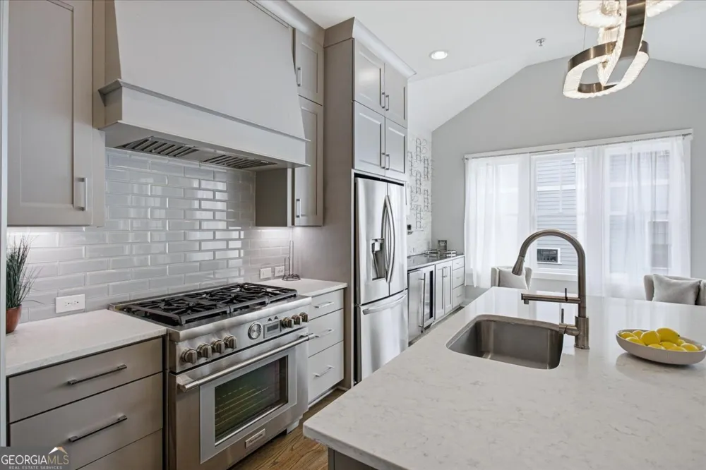 976 Memorial WALK SE Atlanta, GA 30316