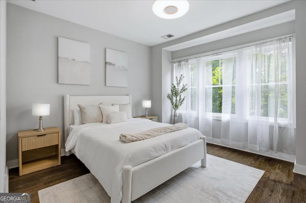 976 Memorial WALK SE Atlanta, GA 30316