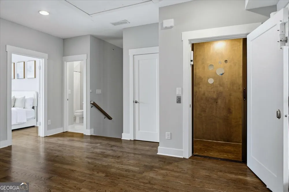 976 Memorial WALK SE Atlanta, GA 30316
