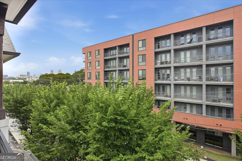 976 Memorial WALK SE Atlanta, GA 30316