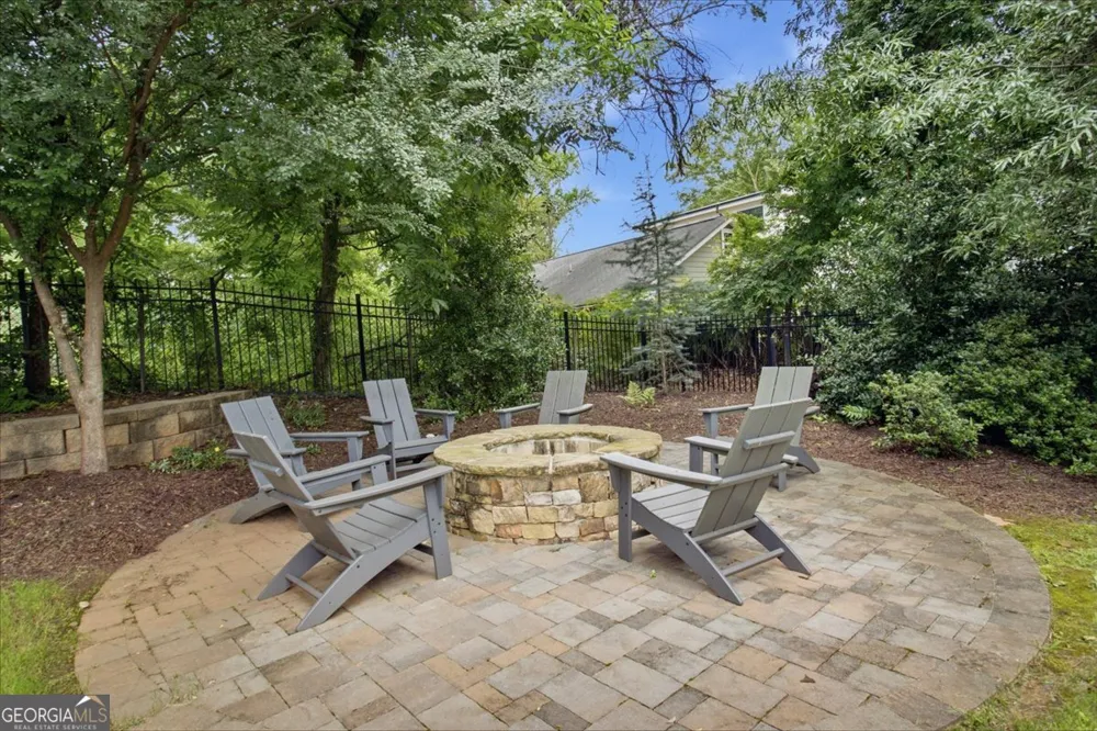 976 Memorial WALK SE Atlanta, GA 30316