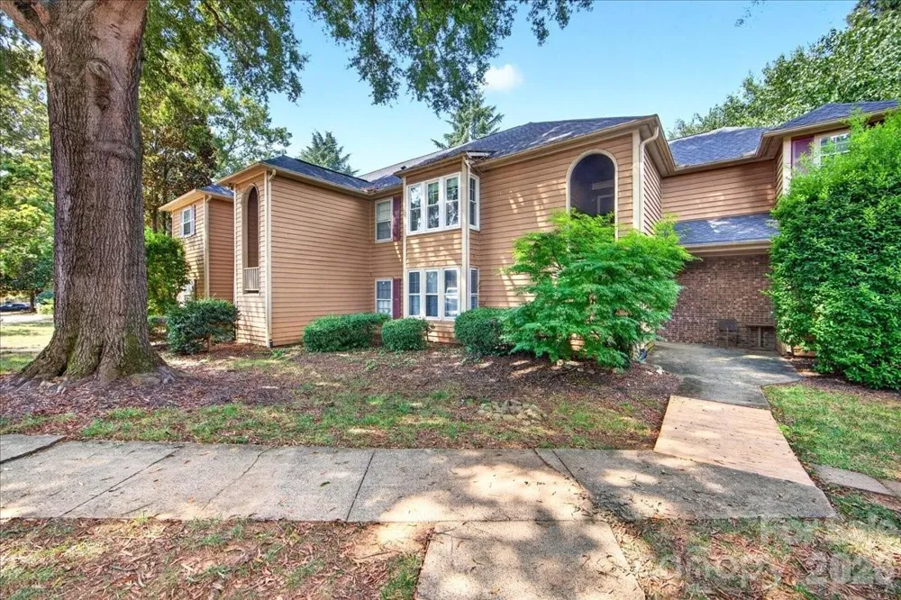 3220 Selwyn Farms Lane #5 Charlotte, NC 28209