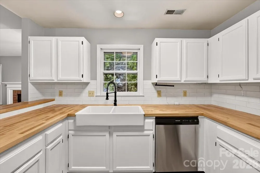 3220 Selwyn Farms Lane #5 Charlotte, NC 28209