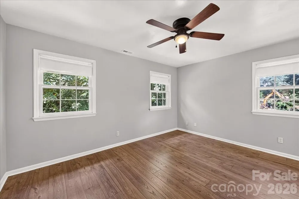 3220 Selwyn Farms Lane #5 Charlotte, NC 28209