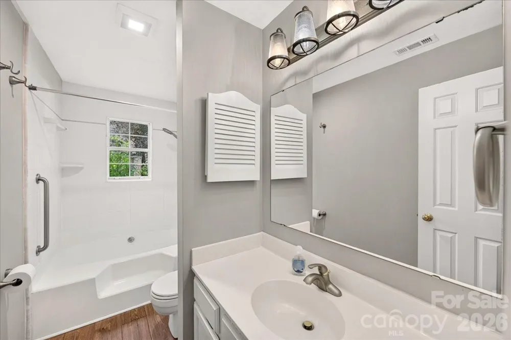 3220 Selwyn Farms Lane #5 Charlotte, NC 28209