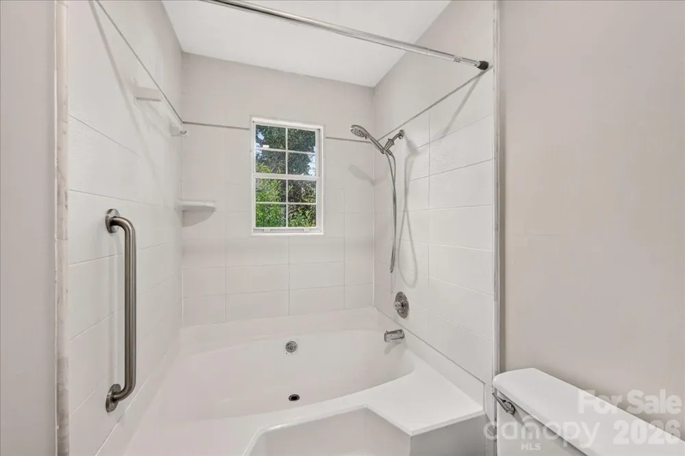 3220 Selwyn Farms Lane #5 Charlotte, NC 28209