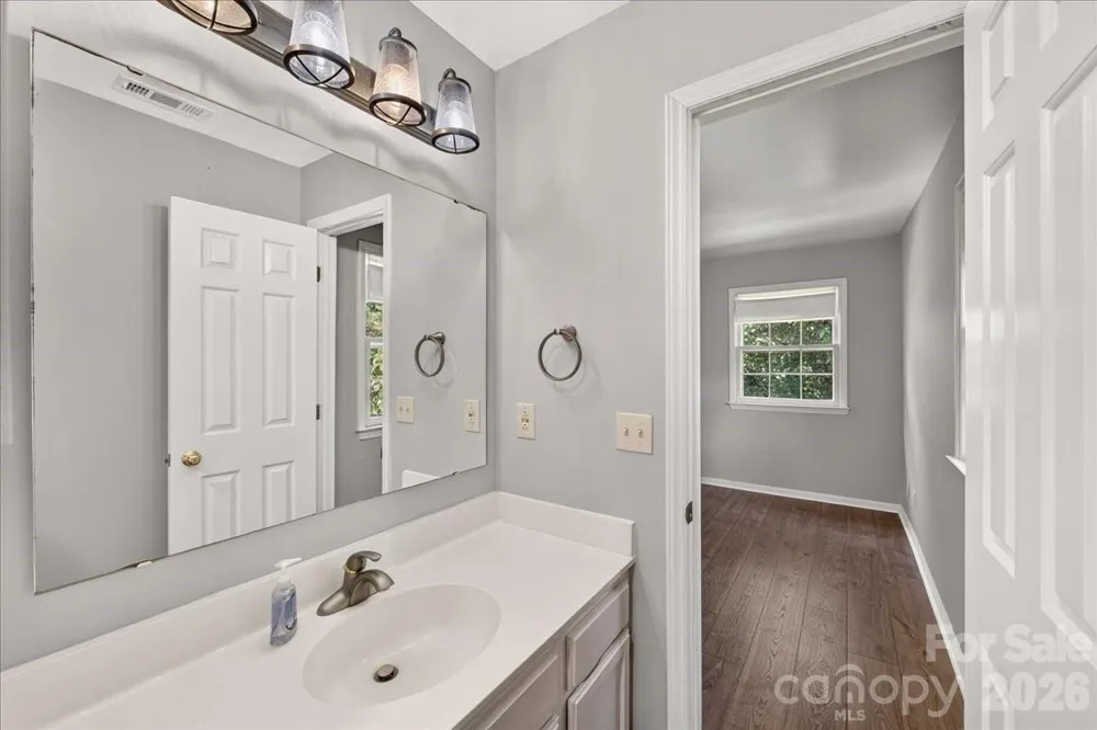 3220 Selwyn Farms Lane #5 Charlotte, NC 28209