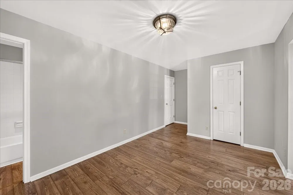 3220 Selwyn Farms Lane #5 Charlotte, NC 28209