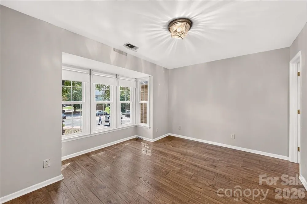 3220 Selwyn Farms Lane #5 Charlotte, NC 28209